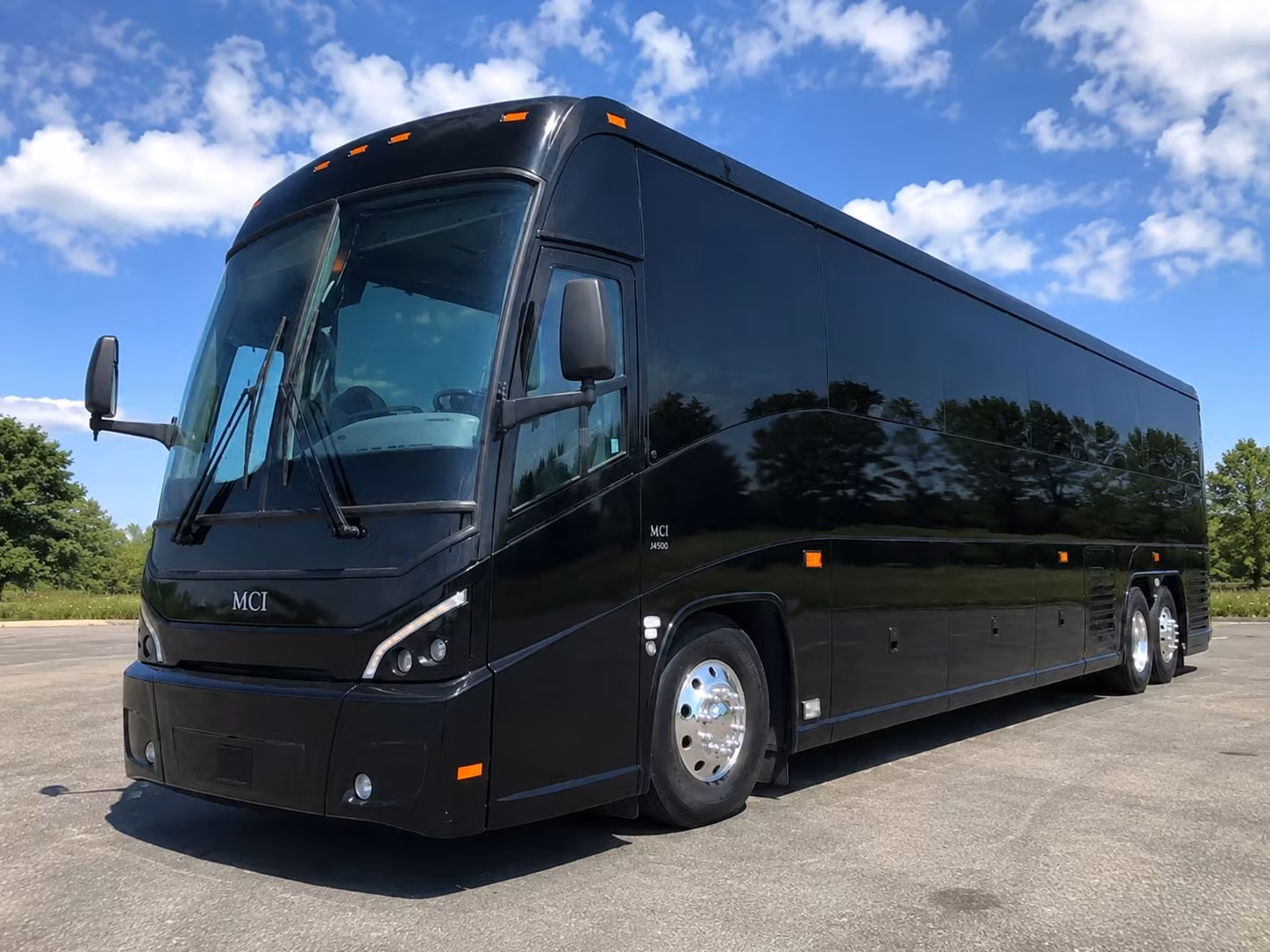 construction crew shuttles worksite transportation in shreveport